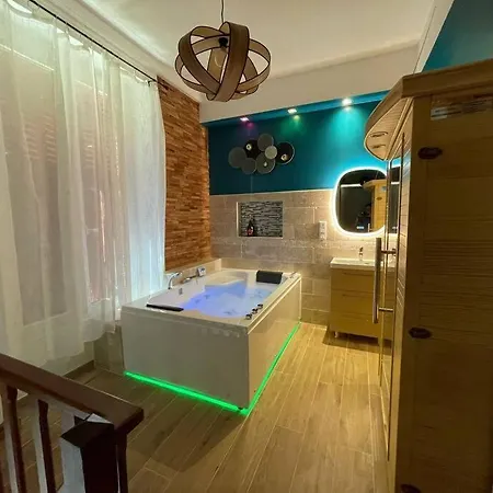 D'amour Et Detente Jacuzzi, Sauna Et Massage