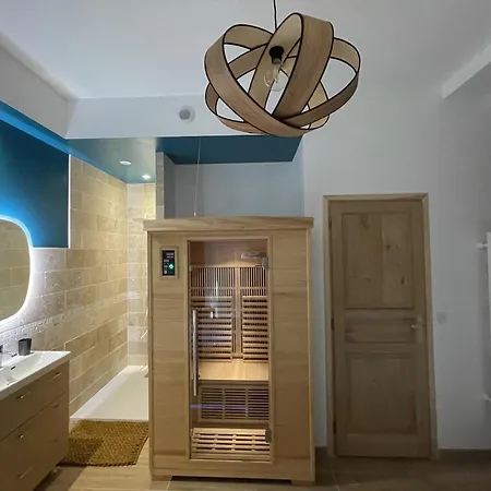 D'amour Et Detente Jacuzzi, Sauna Et Massage Apartmán *