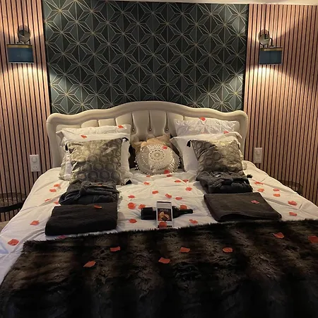 アパート D'amour Et Detente Jacuzzi, Sauna Et Massage シャルトレット