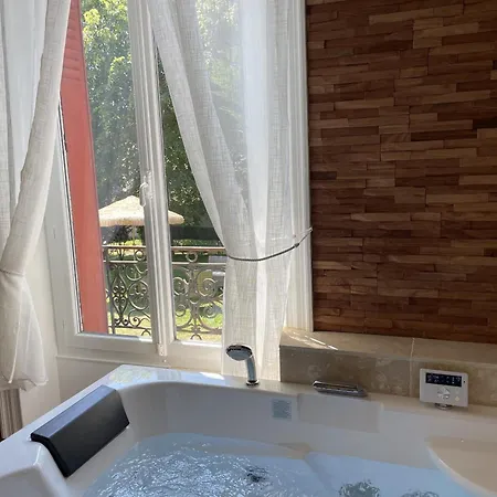 アパート D'amour Et Detente Jacuzzi, Sauna Et Massage